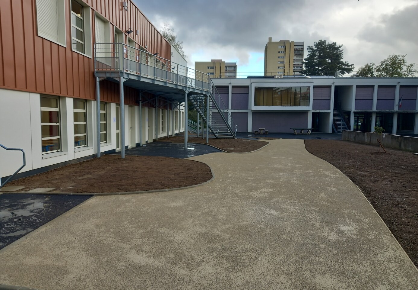 Entreprise familiale de Travaux public, voiries, réseaux divers & maçonnerie en Ile-de-France | S3R dans les Yvelines 78 Travaux de VRD et d’aménagement extérieurs à Epinay sous Sénart