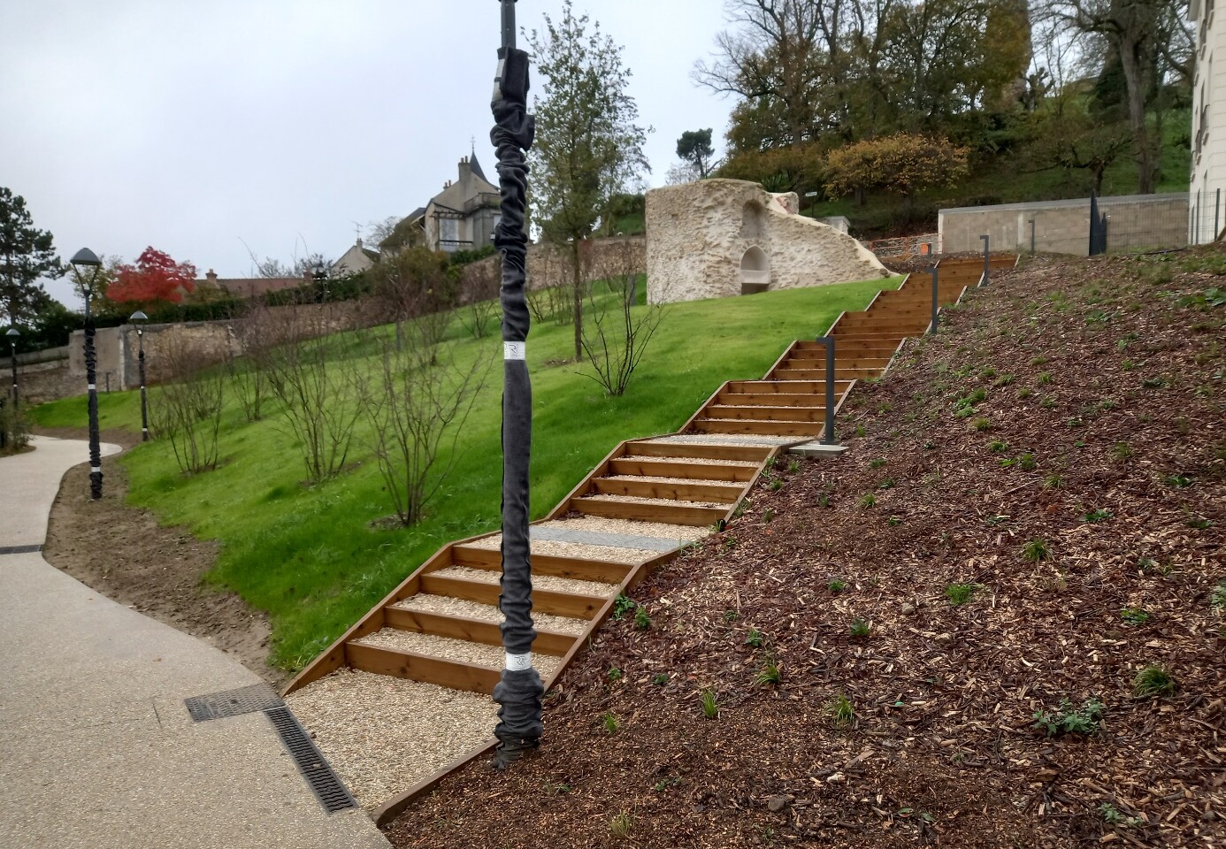 Entreprise familiale de Travaux public, voiries, réseaux divers & maçonnerie en Ile-de-France | S3R dans les Yvelines 78 Travaux de VRD et d’aménagement extérieurs à Monfort L’Amaury