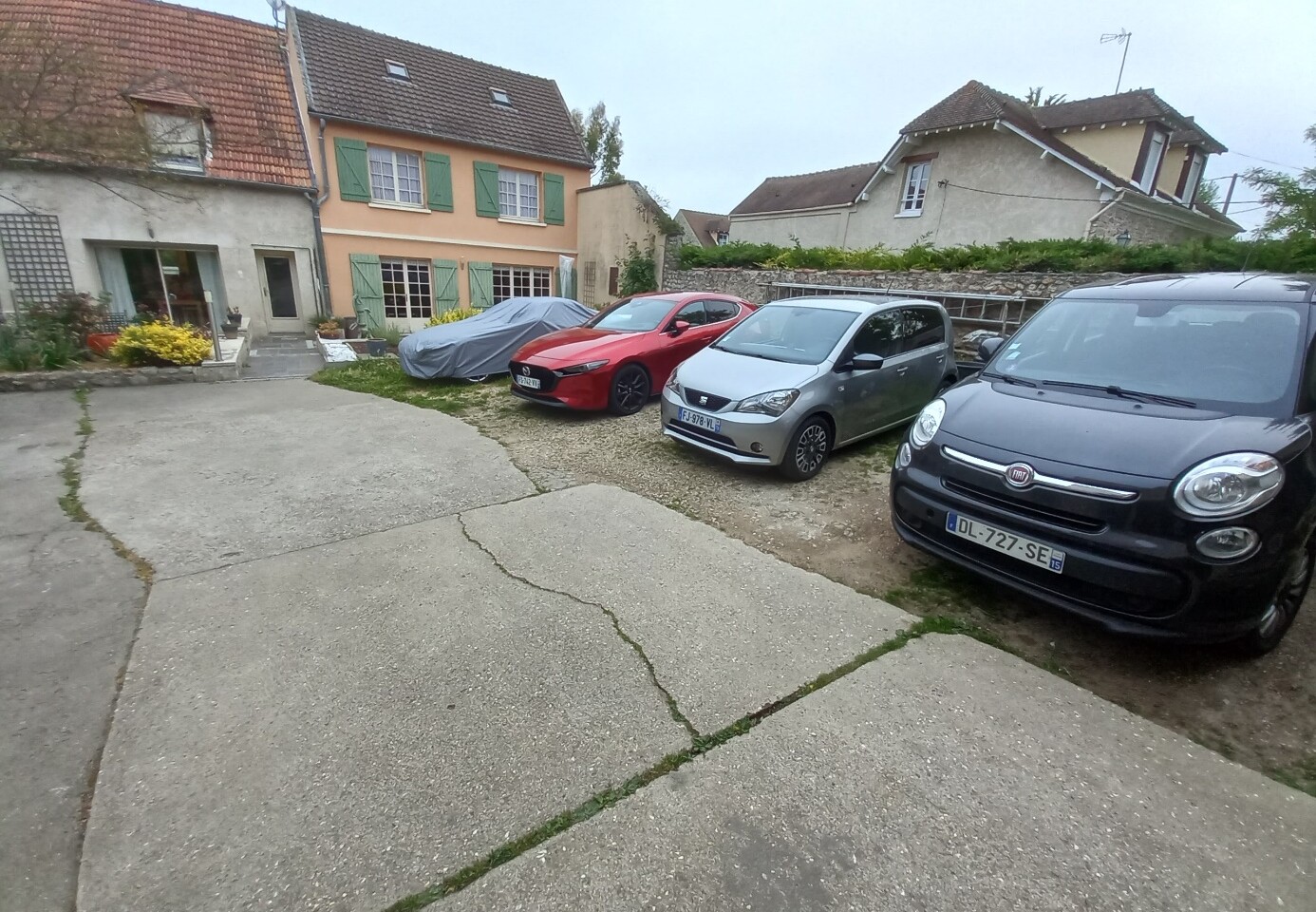 Entreprise familiale de Travaux public, voiries, réseaux divers & maçonnerie en Ile-de-France | S3R dans les Yvelines 78 Réhabilitation d’un parking à Mézières sur Seine