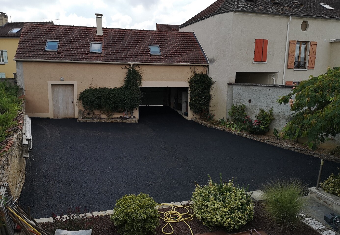 Entreprise familiale de Travaux public, voiries, réseaux divers & maçonnerie en Ile-de-France | S3R dans les Yvelines 78 Réhabilitation d’un parking à Mézières sur Seine