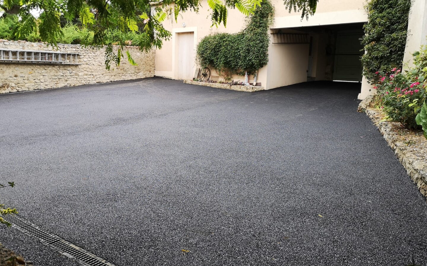 Entreprise familiale de Travaux public, voiries, réseaux divers & maçonnerie en Ile-de-France | S3R dans les Yvelines 78 Réhabilitation d’un parking à Mézières sur Seine