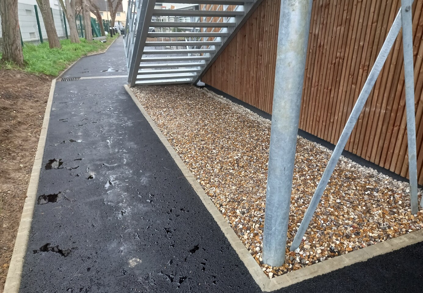 Entreprise familiale de Travaux public, voiries, réseaux divers & maçonnerie en Ile-de-France | S3R dans les Yvelines 78 Création de classes : Grossœuvre et VRD à Arpajon